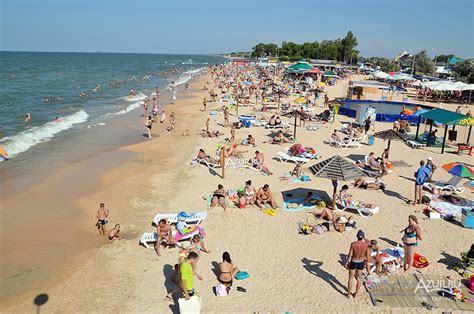 Азовское море: пляжи со спокойными водами и песчаными отмелями