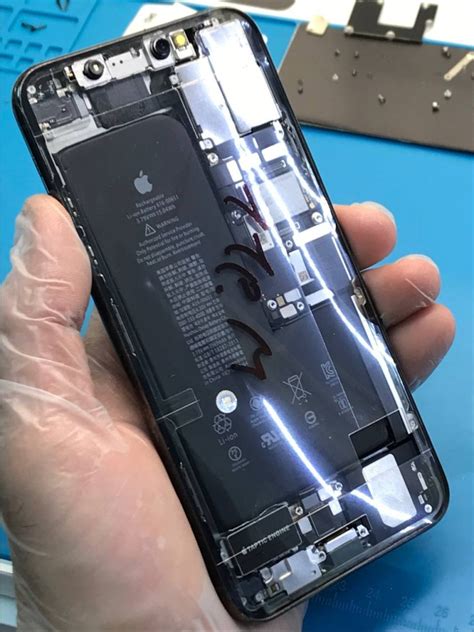 Безопасность и простота процесса очистки динамиков на iPhone 11