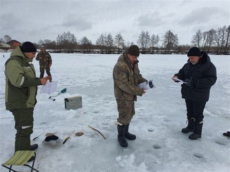 Большое количество рыбаков на водоемах