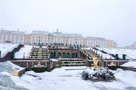 Вечерняя прогулка по фонтанам Петергофа