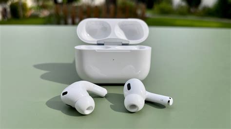 Включение режима ожидания на AirPods