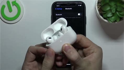 Включение режима сопряжения на AirPods