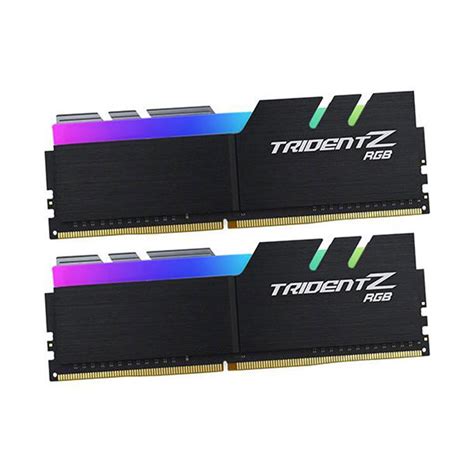 Вставка модулей памяти DDR4 в слоты DDR3