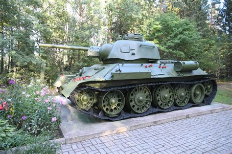 Добавляем детали к танку Т-34