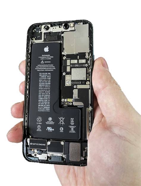 Замена аккумулятора iPhone 11