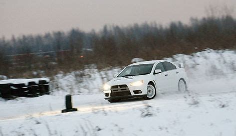 Зимнее обучение вождению: преимущества и особенности