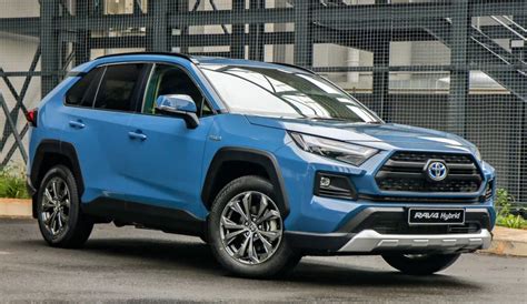 Инновационная технология гибридных автомобилей Toyota RAV4