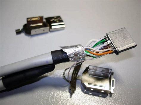 Используйте USB-кабель для подключения к компьютеру