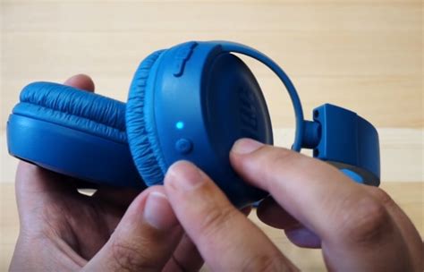 Как включить и настроить Bluetooth наушники JBL?