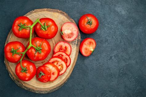 Как выбрать самые вкусные помидоры и базилик