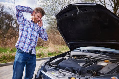 Как диагностировать и устранить автомобильную аварийку, мигающую сама