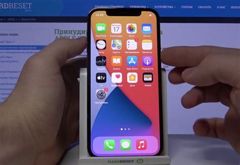 Как сделать скриншот на iPhone 12