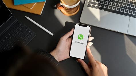 Как установить WhatsApp на iPhone 10