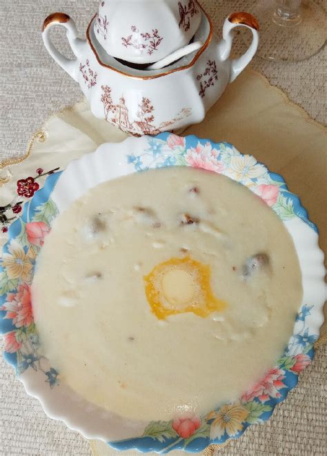 Манная каша с творогом и изюмом