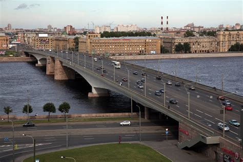 Мост Александра Невского: легенда и главные события