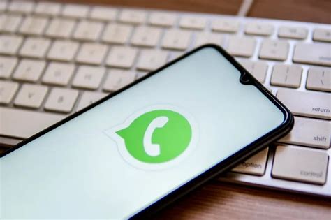 Неактуальная версия WhatsApp на устройстве