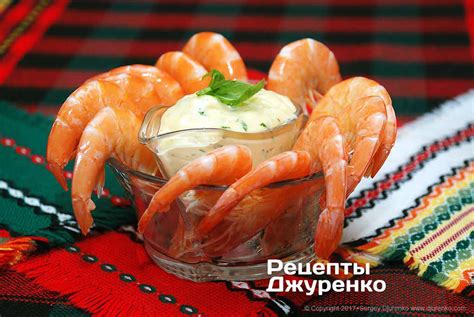 Нежное мороженое из креветок с легким масляным соусом