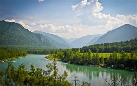 Непревзойденная красота и уникальность природы в двух цветах