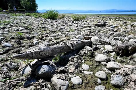 Низкий уровень воды в источнике