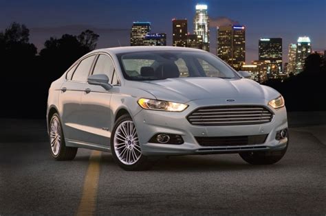 Обзор комплектаций автомобиля Ford Fusion