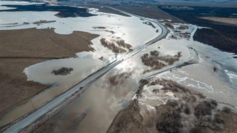 Опасности питья воды из реки