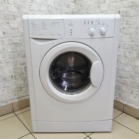 Описание стиральной машины Indesit WIUN 82