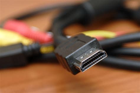 Определение переходника HDMI на тюльпаны