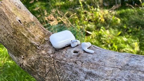 Определи настоящий звук с помощью функций и настроек AirPods 3