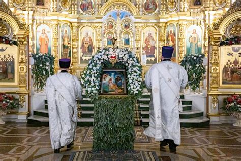 Освящение сережек в церкви: правила по ритуалу