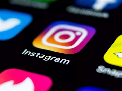 Откройте приложение Instagram на вашем iPhone