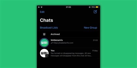 Откройте приложение WhatsApp и перейдите в список чатов