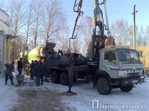 Подготовка бетонной смеси и засыпка опалубки