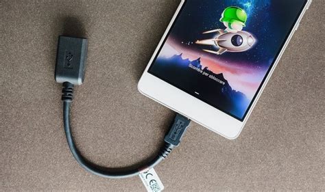 Подключение к телефону через USB-кабель