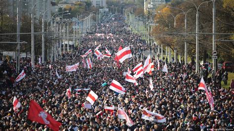 Политическая неопределенность и общественные протесты