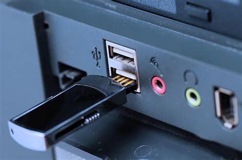 Попробуйте использовать другой USB-порт на телевизоре