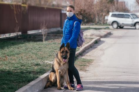 Приручение и разведение первых собак