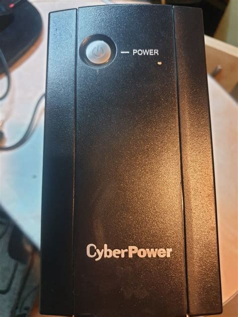 Проверка комплектации ИБП CyberPower UT850E