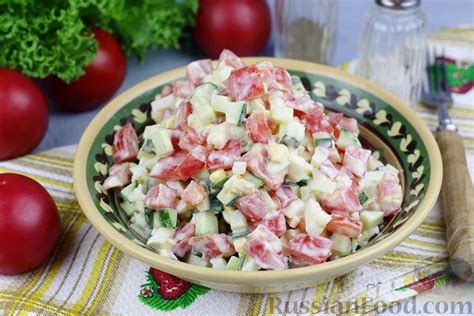 Салат из огурцов и помидоров с майонезом - простой и вкусный рецепт