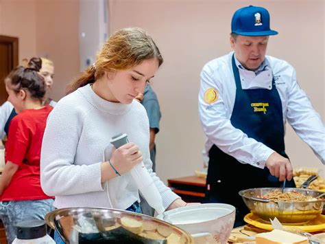 Сложности с оплатой труда поваров в школах