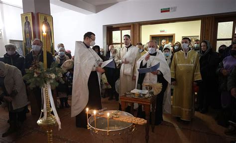 Современные вариации крещенской традиции