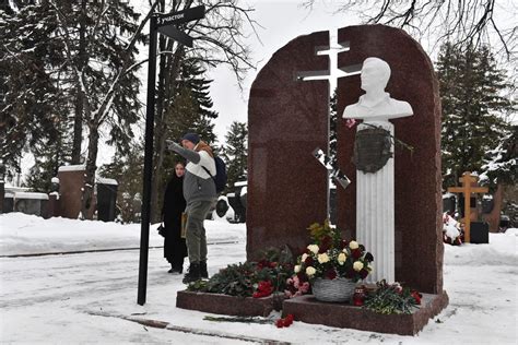 Создание и открытие памятника