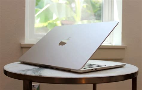 Сопряжение MacBook Air 2011 с устройствами, поддерживающими AirPlay