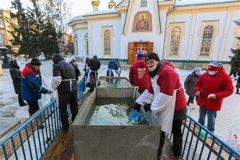 Споры вокруг платной святой воды