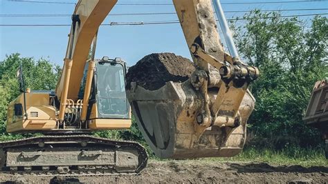 Узнать РНПТ экскаватора за помощью специалиста