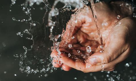 Умывание холодной водой