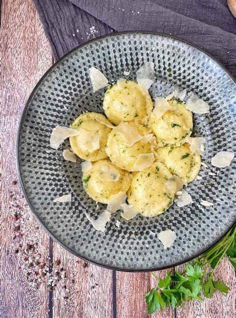 Утонченное блюдо: гребешки с трюфельным маслом и грибами