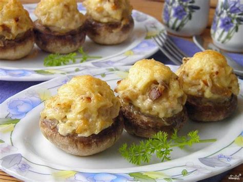 Шаги приготовления шампиньонов и картошки в духовке