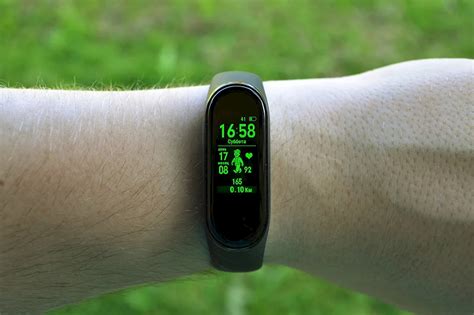 Шаг 1: Настройка смартфона для изменения дизайна циферблата на Mi Band 4