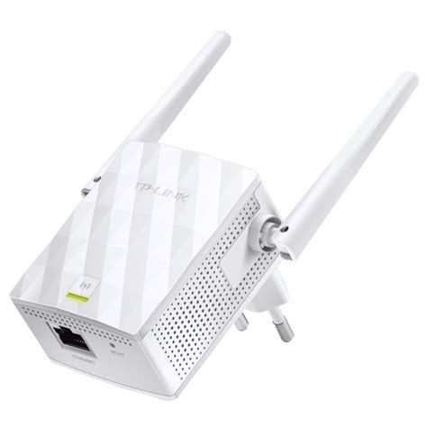 Шаг 2: Подключение усилителя вай-фай к роутеру TP-Link по проводу Ethernet