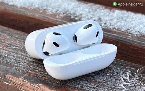 Шаг 3: Установите AirPods в уши и дождитесь подключения